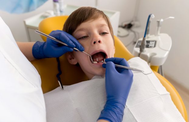 Qué es la anquilosis dental  y por qué se produce.